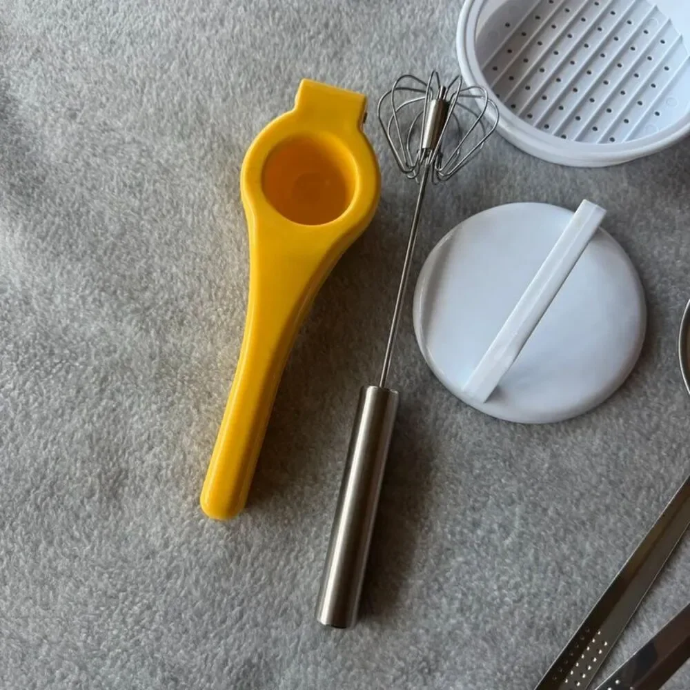Bundle of 6 kitchen tools juicer press slotted spoons whisk